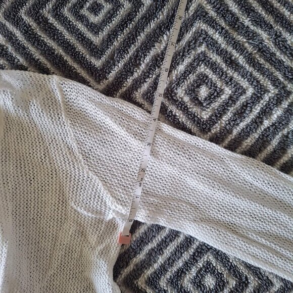 Tommy Bahama White Crop V-Neck Summer Knit Cardigan XS - Picture 3 of 6